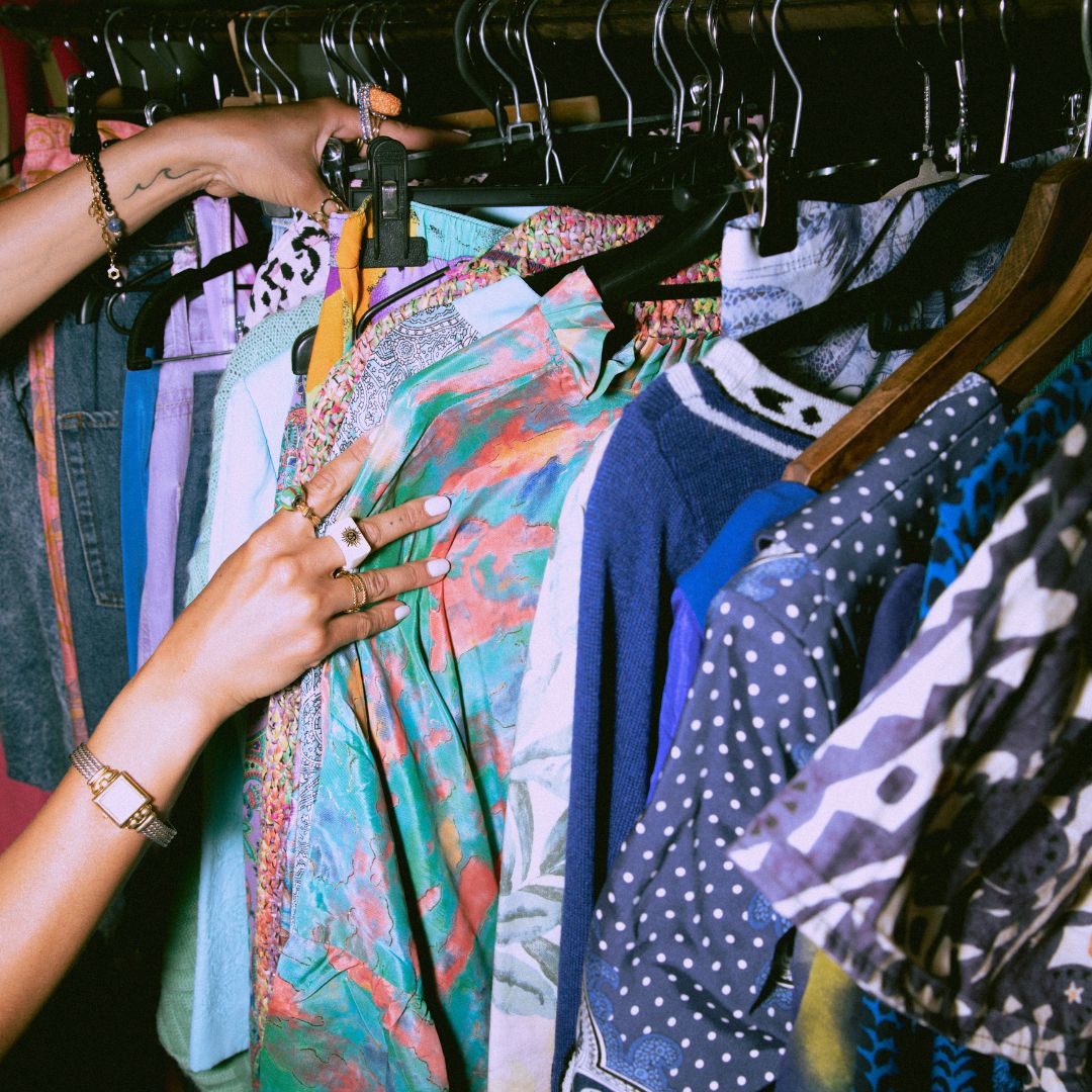 Trik Menjaga Kualitas Produk Preloved dari Ball Pakaian Hingga Siap Dijual Kembali